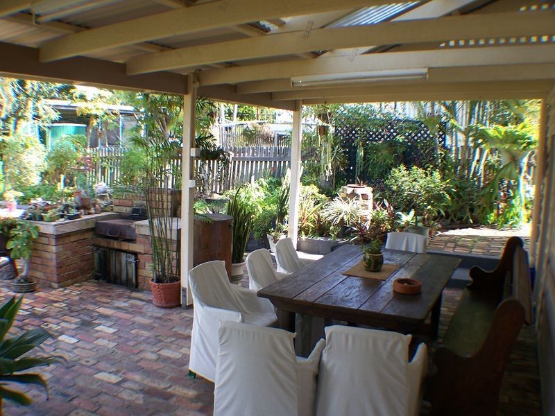 38 Adam Street, Wynnum QLD 4178