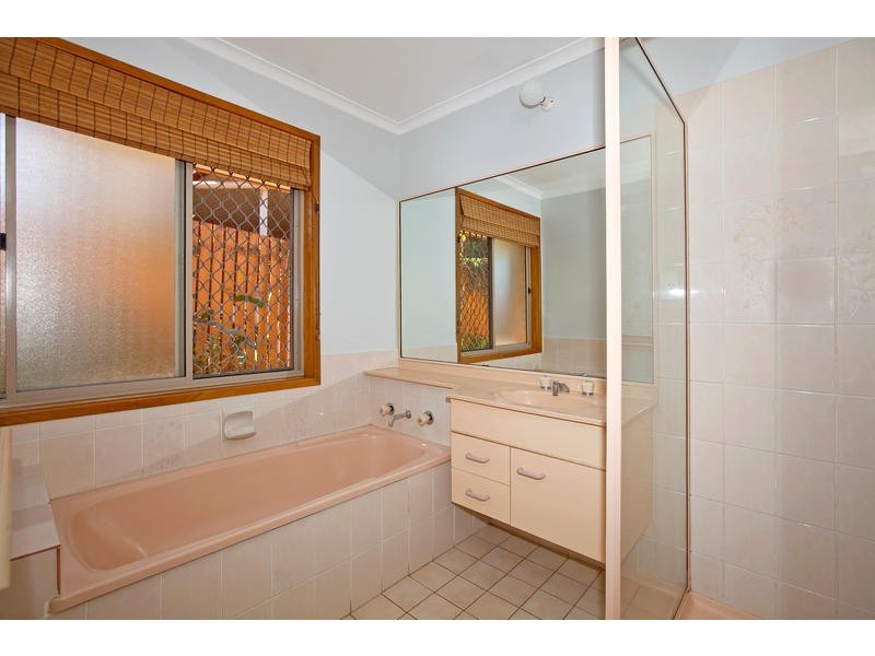 297 Whites Road, Lota QLD 4179