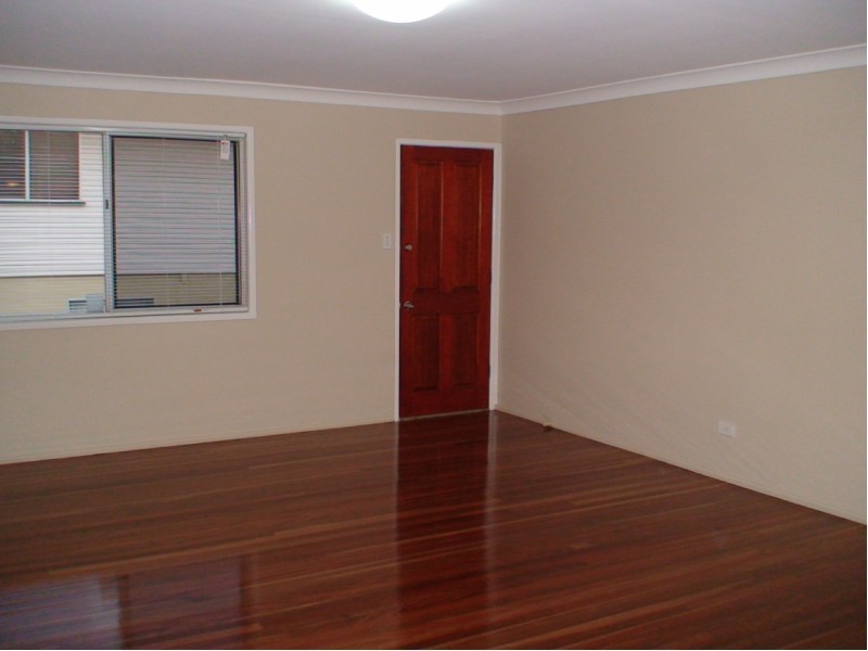 15 School Road, Wynnum West QLD 4178