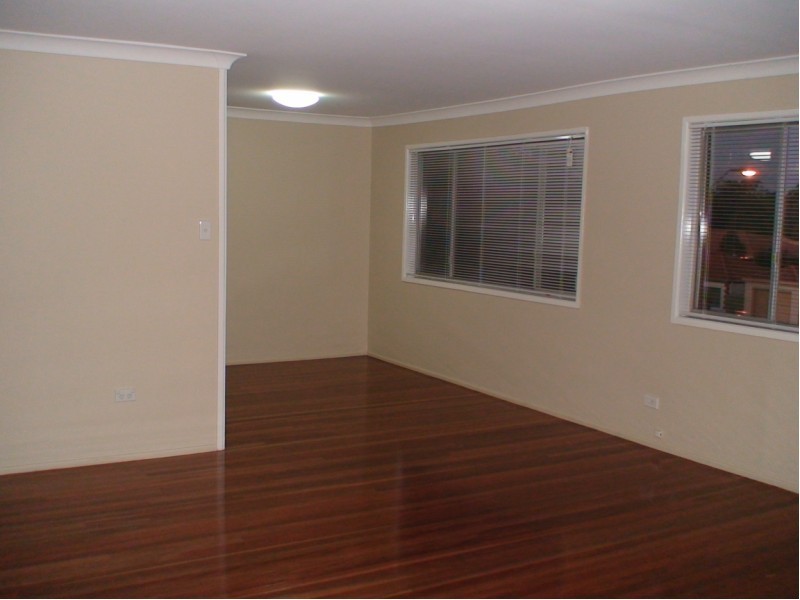 15 School Road, Wynnum West QLD 4178