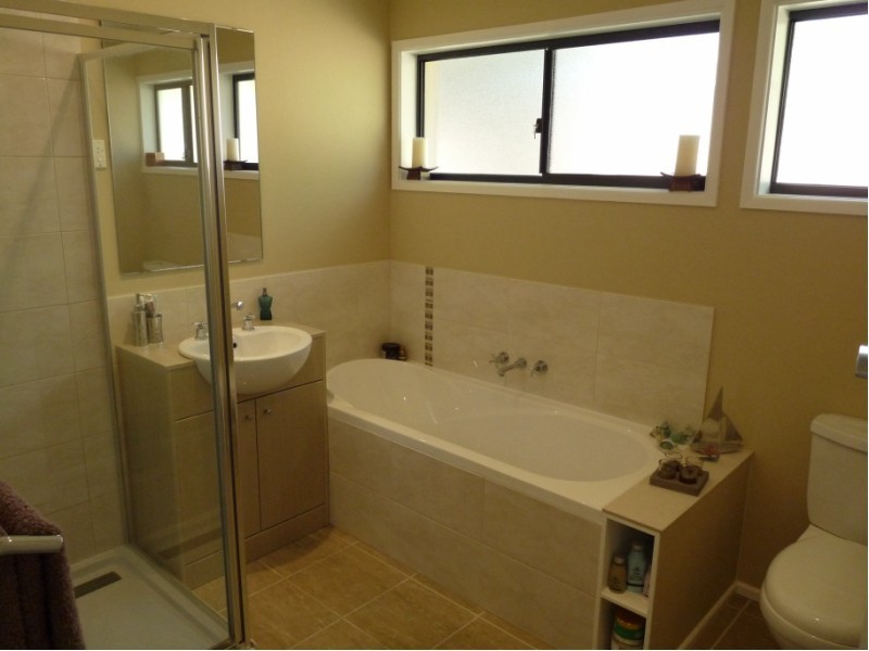 10 Helmhold Street, Wynnum QLD 4178