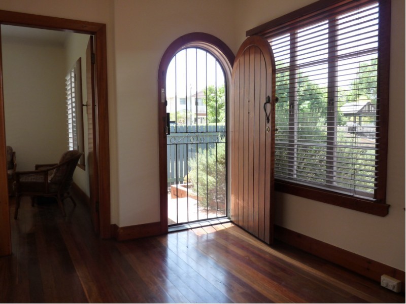 118 Moreton Avenue, Wynnum QLD 4178