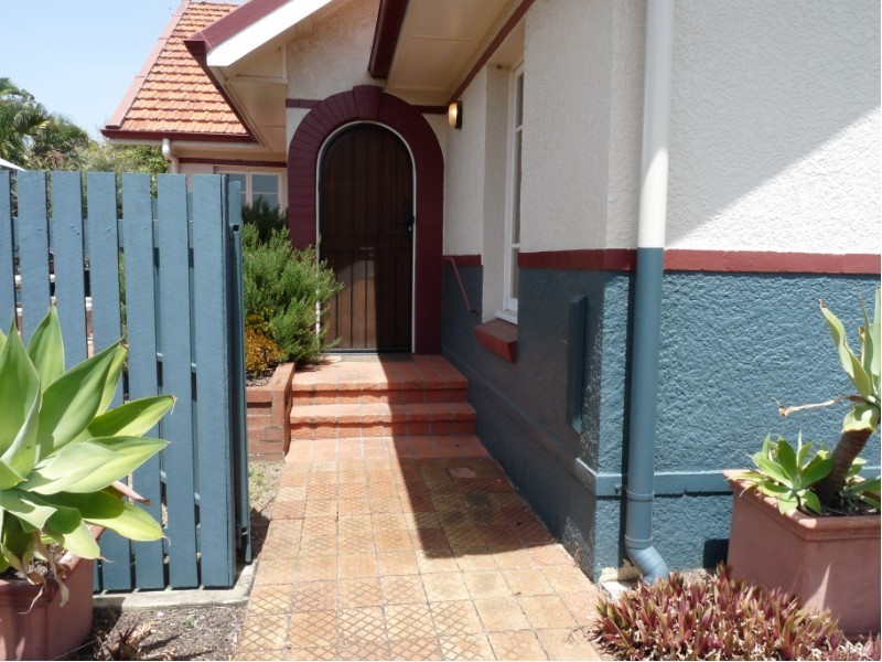 118 Moreton Avenue, Wynnum QLD 4178