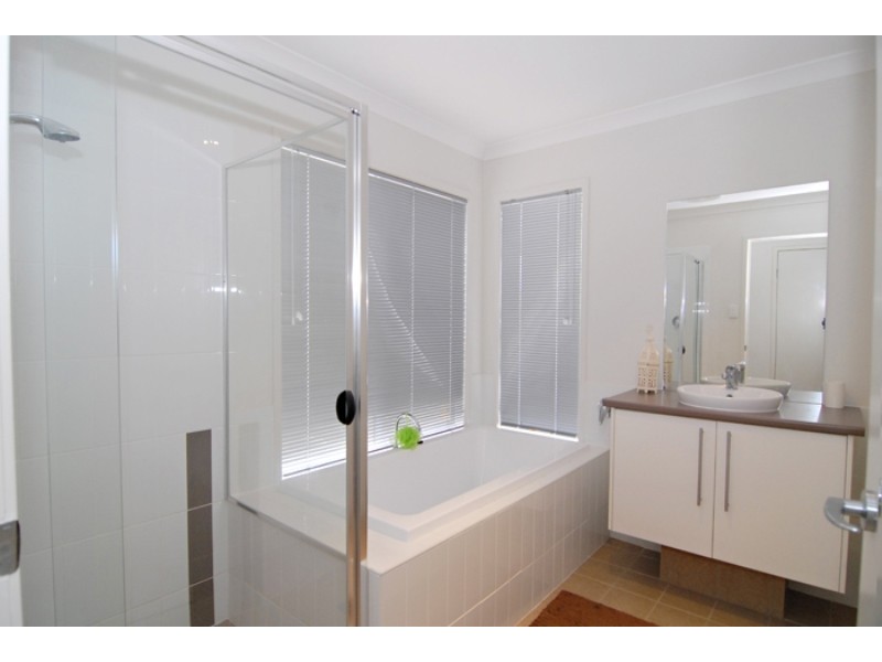 56 MacDonald Street, Lota QLD 4179