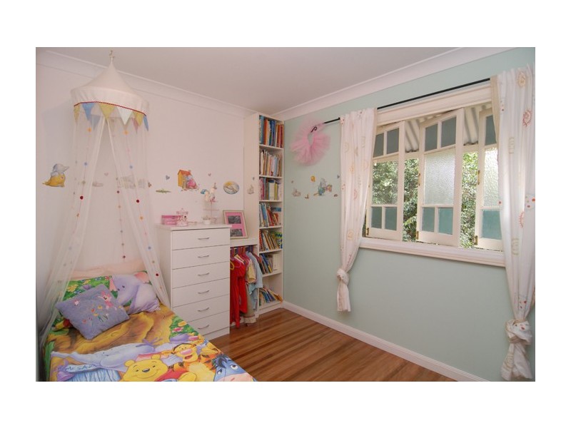 14 Hardwick Street, Wynnum West QLD 4178
