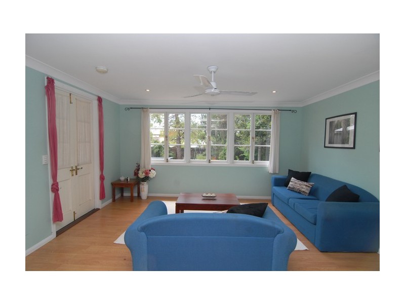 14 Hardwick Street, Wynnum West QLD 4178