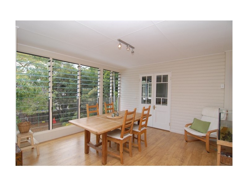 14 Hardwick Street, Wynnum West QLD 4178