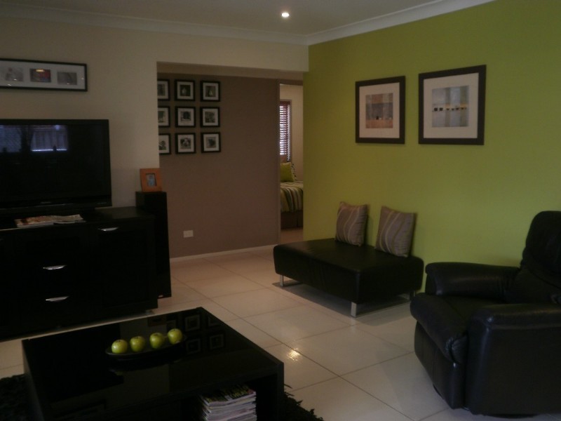 16 Holland Crescent, Wynnum QLD 4178