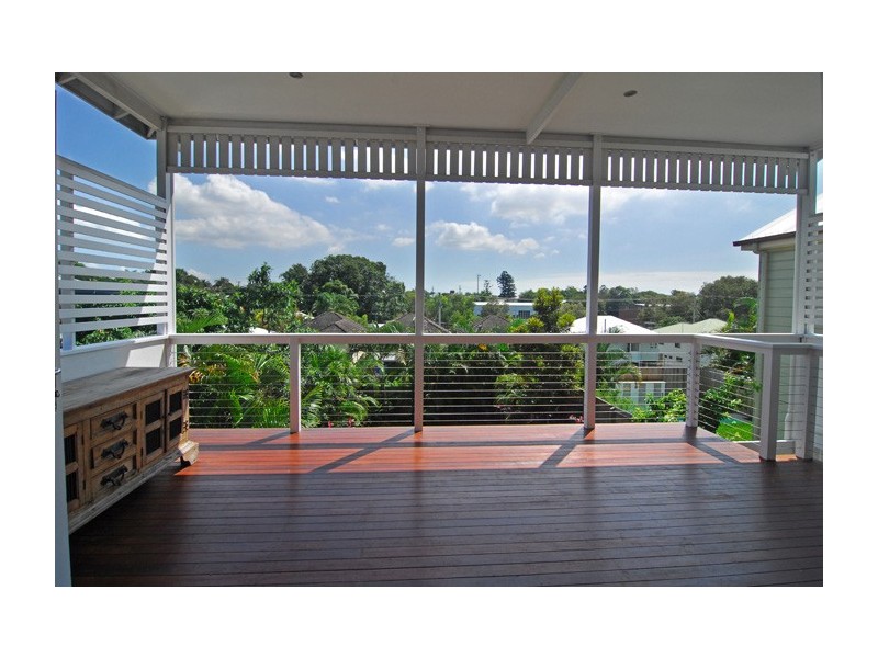 99 Waterview Avenue, Wynnum QLD 4178
