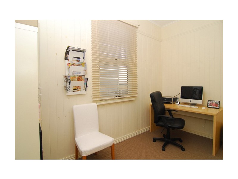 99 Waterview Avenue, Wynnum QLD 4178