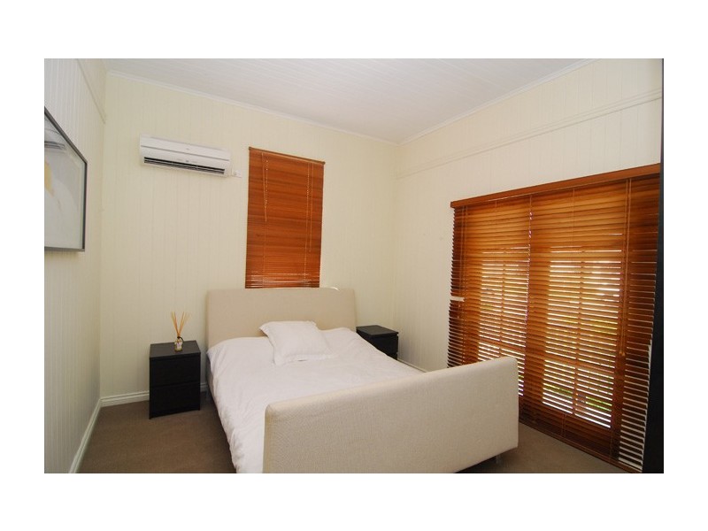 99 Waterview Avenue, Wynnum QLD 4178