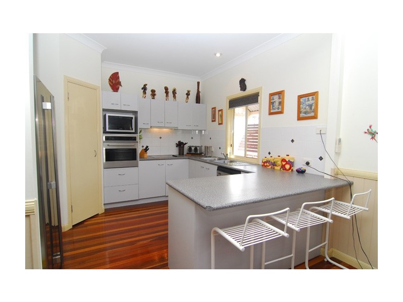 16 Pansy Street, Wynnum QLD 4178