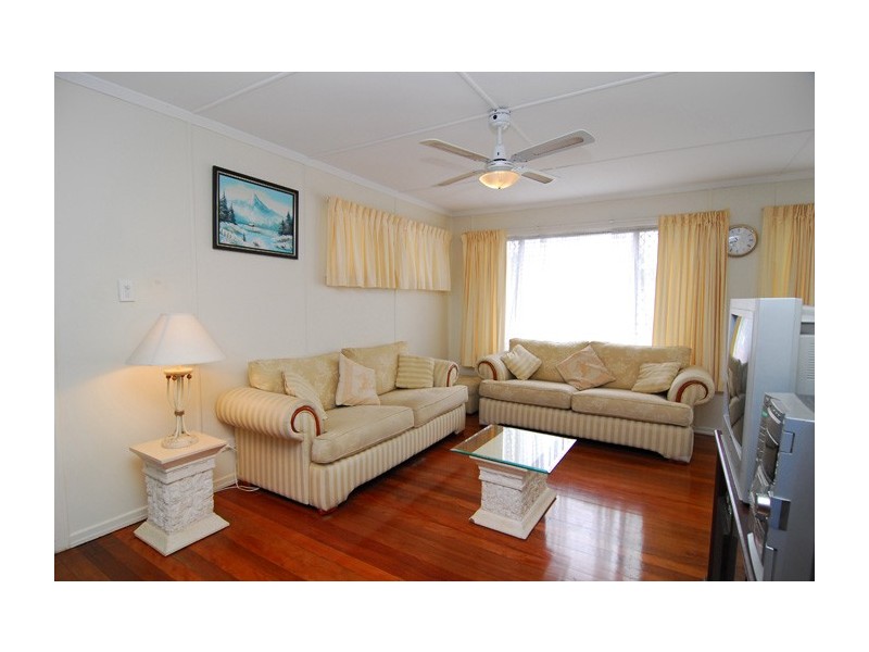 61 Curve Avenue, Wynnum QLD 4178