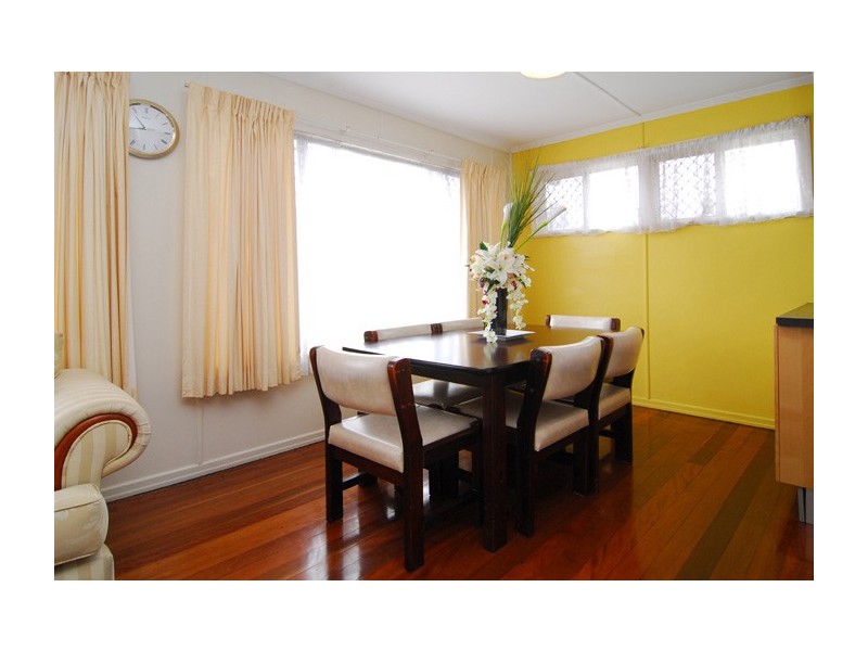 61 Curve Avenue, Wynnum QLD 4178