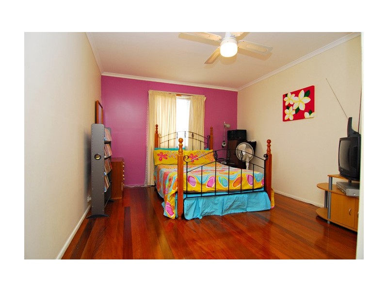 61 Curve Avenue, Wynnum QLD 4178