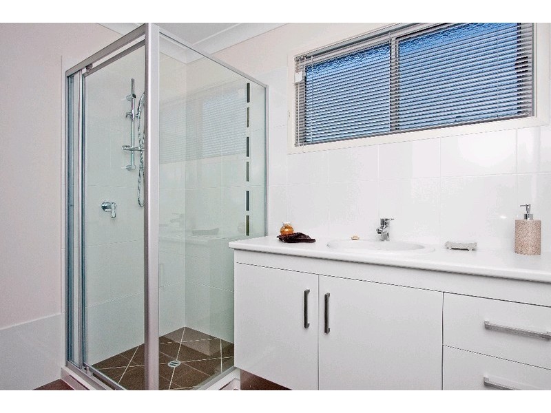 25 Grainger Street, Wynnum QLD 4178