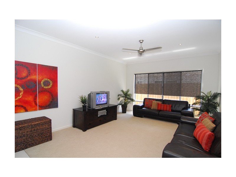 6 Lennox Close, Manly West QLD 4179