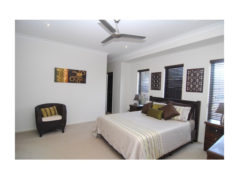 6 Lennox Close, Manly West QLD 4179