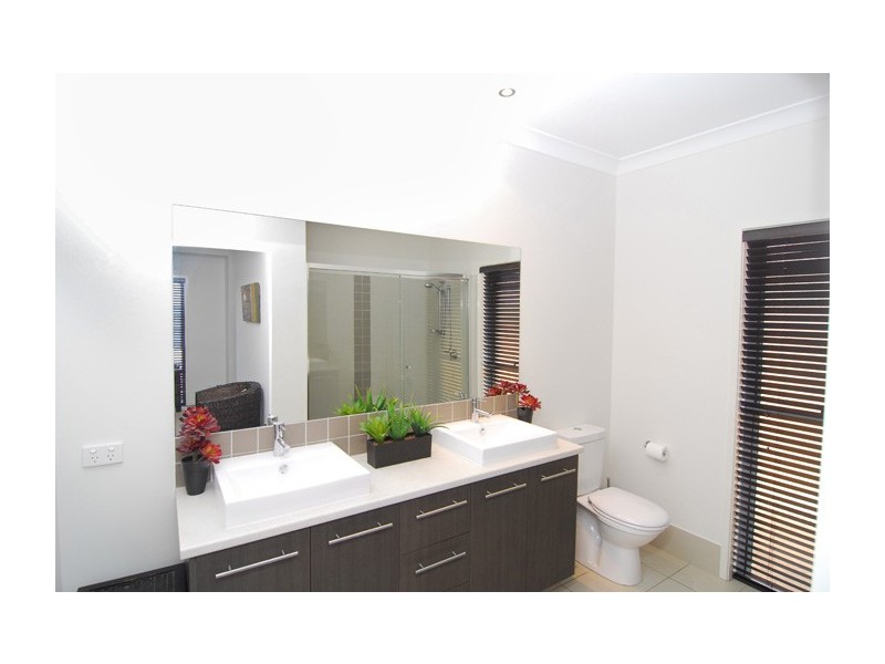 6 Lennox Close, Manly West QLD 4179