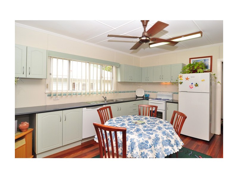 9 Regent Street, Wynnum QLD 4178