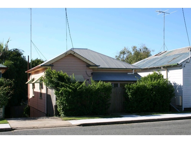 53 Yamboyna Street, Manly QLD 4179