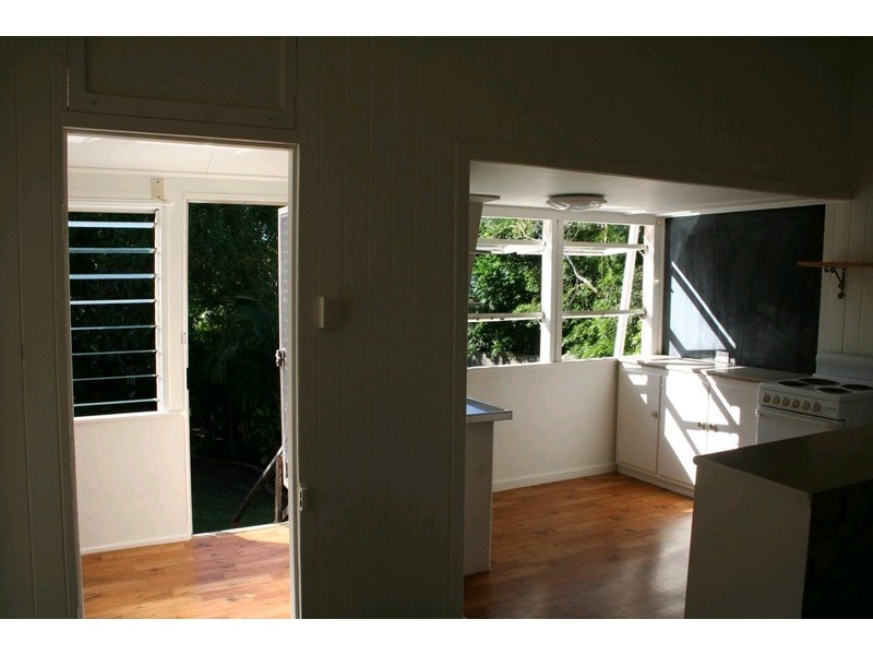 53 Yamboyna Street, Manly QLD 4179