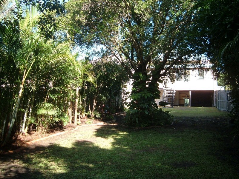 53 Yamboyna Street, Manly QLD 4179