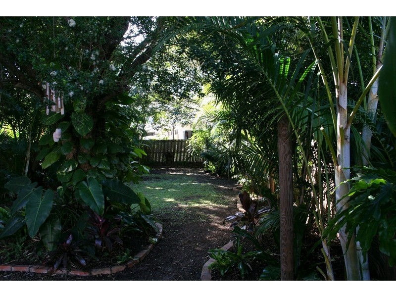 53 Yamboyna Street, Manly QLD 4179