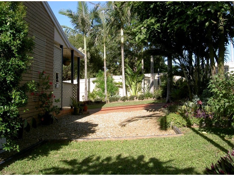 11 New Lindum Road, Wynnum West QLD 4178