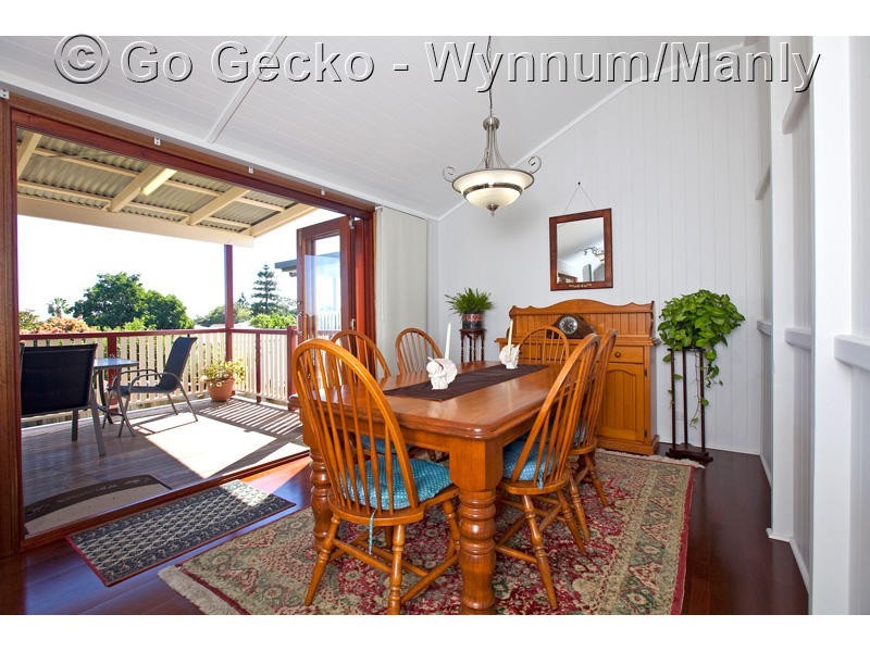 70 Gordon Parade, Manly QLD 4179