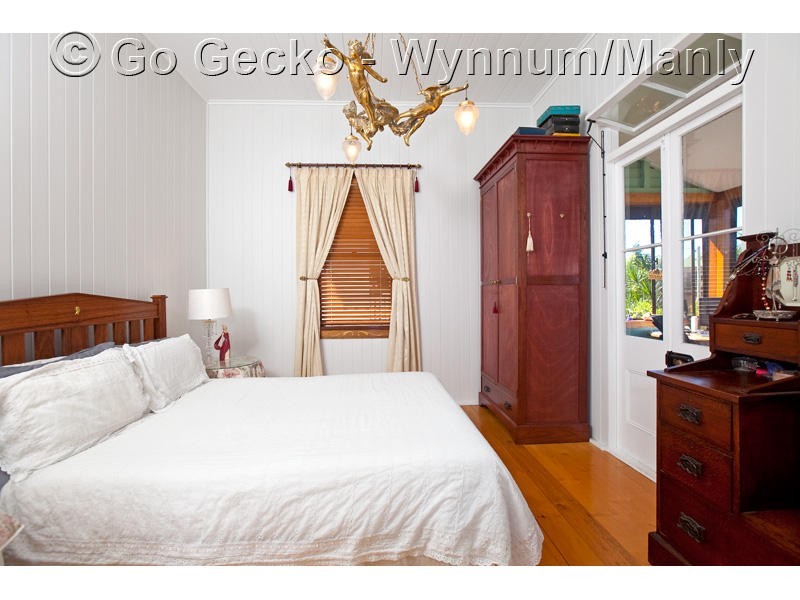 70 Gordon Parade, Manly QLD 4179