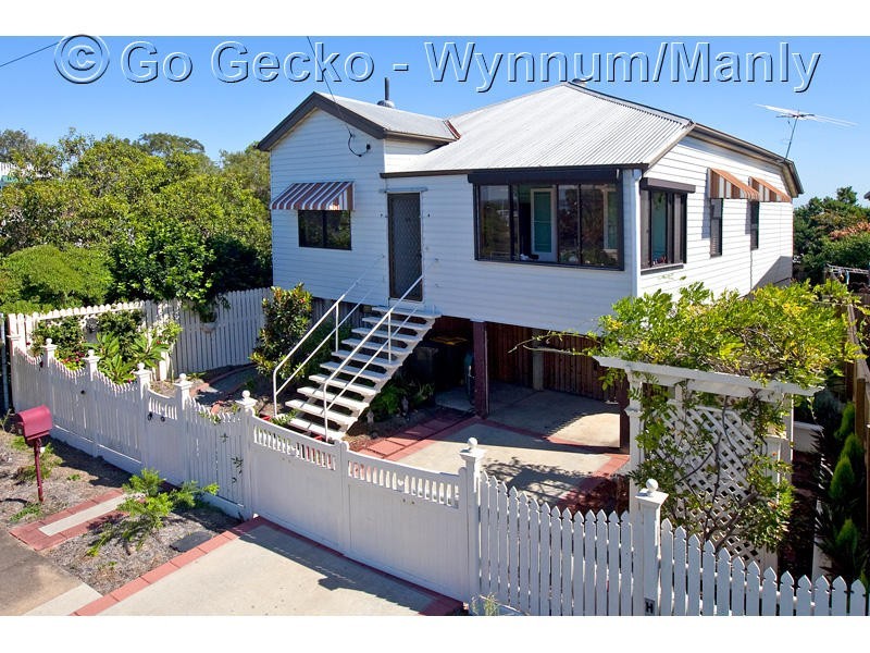 70 Gordon Parade, Manly QLD 4179