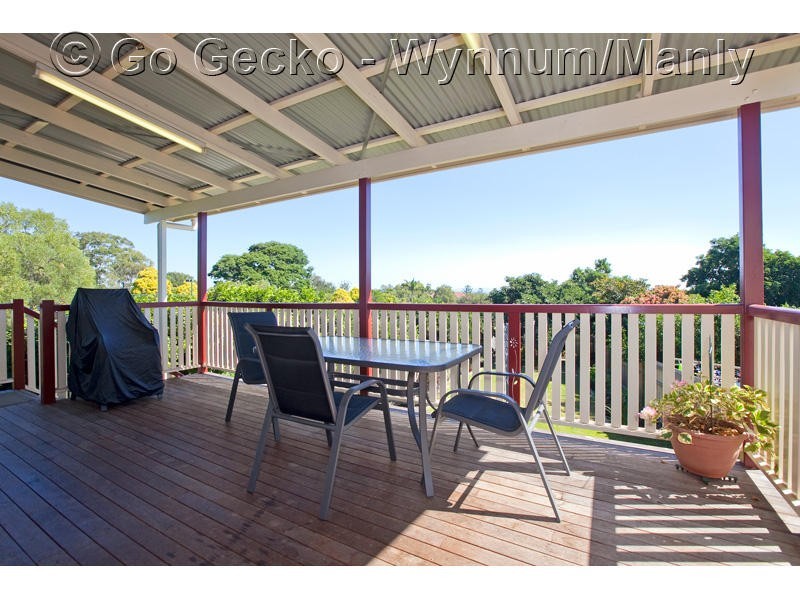 70 Gordon Parade, Manly QLD 4179
