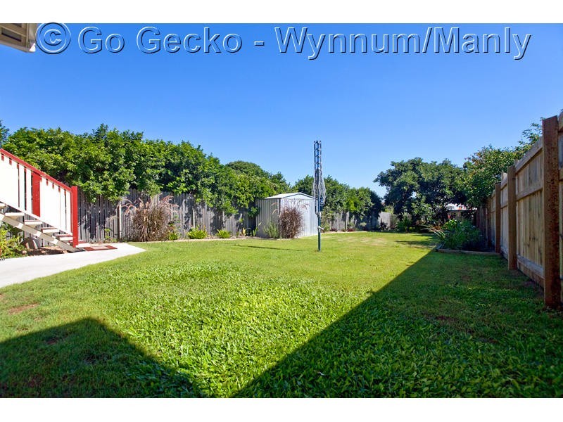 70 Gordon Parade, Manly QLD 4179