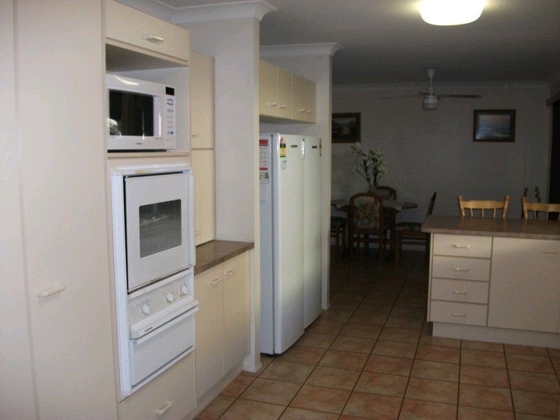 40 Amanda Street, Wynnum West QLD 4178