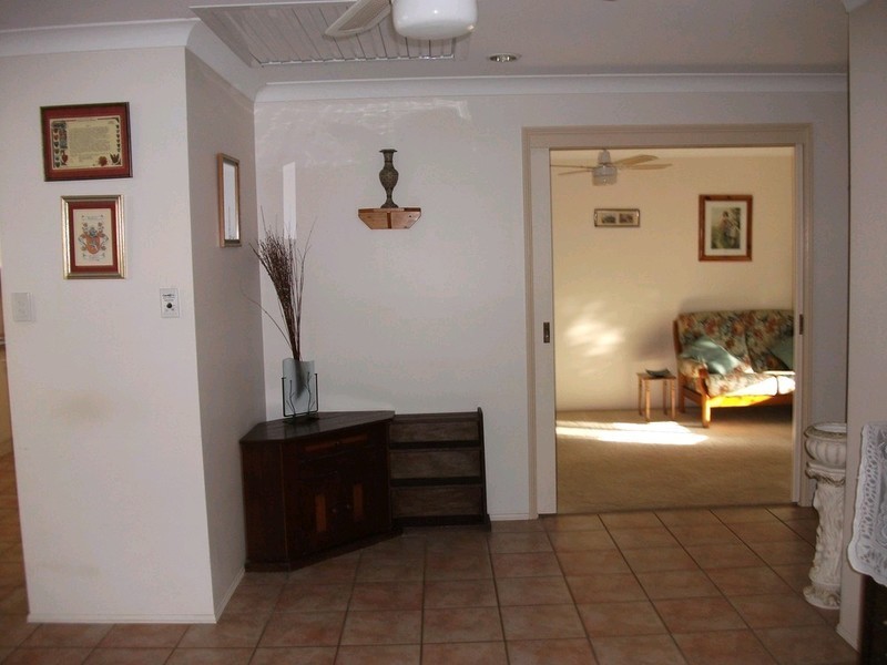 40 Amanda Street, Wynnum West QLD 4178