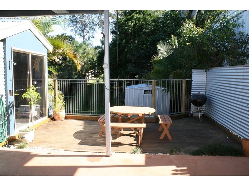 27 Ian Street, Lota QLD 4179