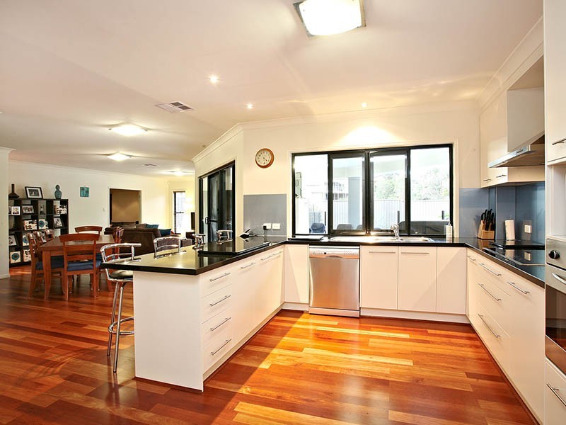 5 Gabrielle Place, Manly West QLD 4179