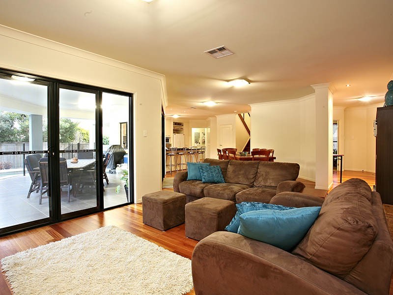 5 Gabrielle Place, Manly West QLD 4179