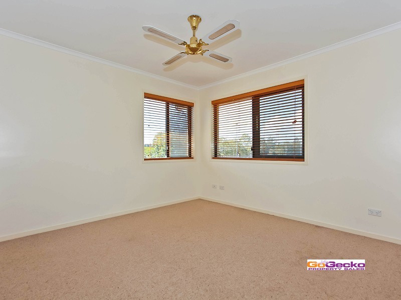 215 Wondall Road, Wynnum QLD 4178