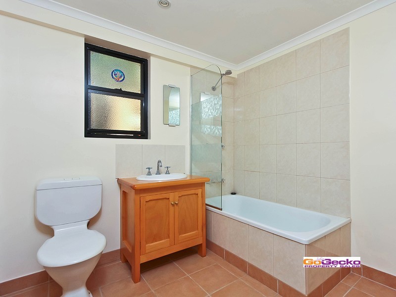 215 Wondall Road, Wynnum QLD 4178