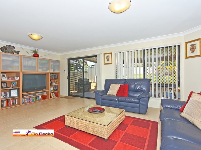 18 McCurley Street, Wynnum West QLD 4178
