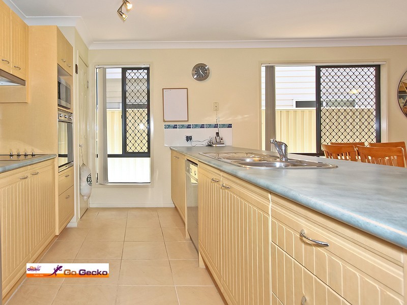 18 McCurley Street, Wynnum West QLD 4178