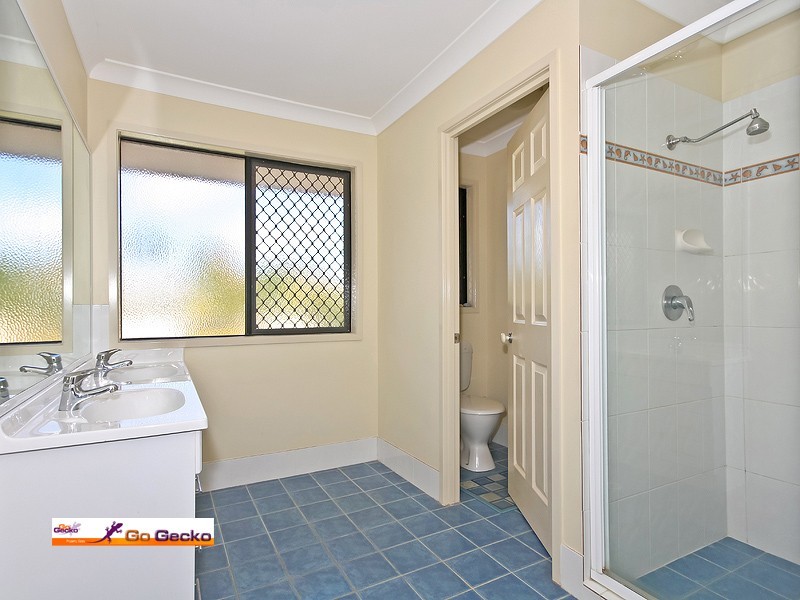 18 McCurley Street, Wynnum West QLD 4178