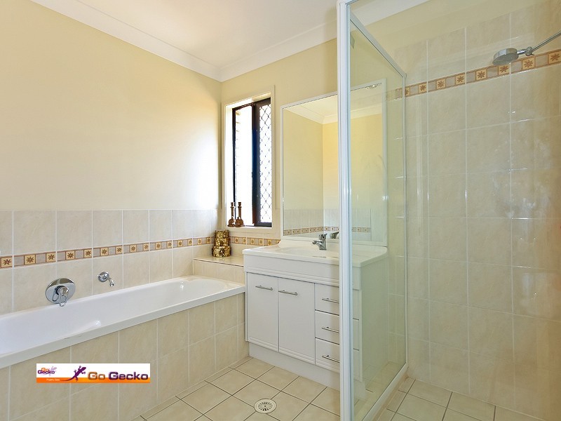 18 McCurley Street, Wynnum West QLD 4178