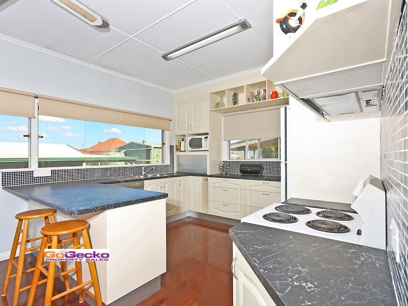 10 Berrimilla Street, Manly West QLD 4179