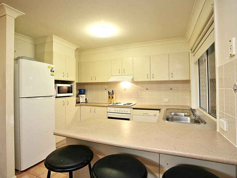 10/27 Camille Crescent, Wynnum West QLD 4178