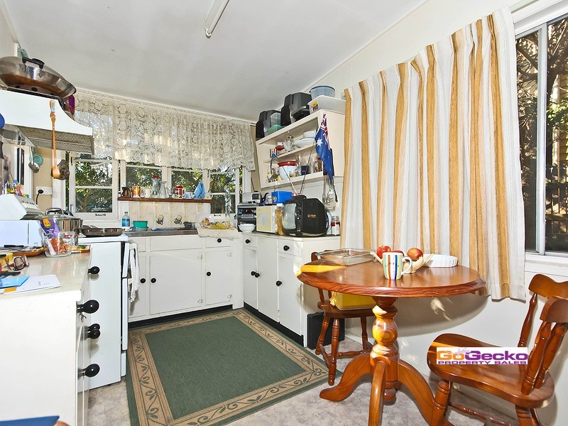 27 Parramatta Streeet, Manly QLD 4179