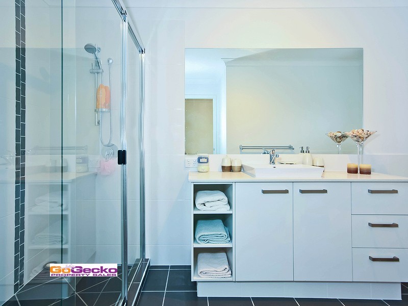 7 Treetop Place, Manly West QLD 4179