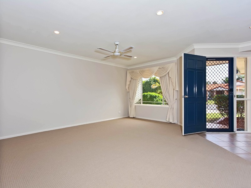 1 Miles Crescent, Manly West QLD 4179